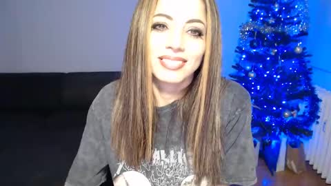 Snapshot of spoiled__doll chatting on December 28, 12:26 am Doll online show from December 28, 12:26 am