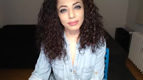 Snapshot of spoiled__doll chatting on December 13, 9:09 pm Doll online show from December 13, 9:09 pm