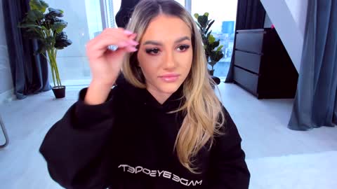 Anna online show from February 6, 12:15 pm