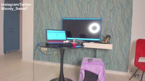 Snapshot of squirt_blondy chatting on February 28, 12:31 pm Caila online show from February 28, 12:31 pm