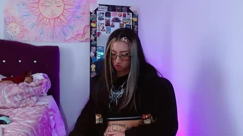  HELLO WELCOME MY NAME IS CHARLOTTE OY A NEW GIRL   online show from November 11, 8:06 pm