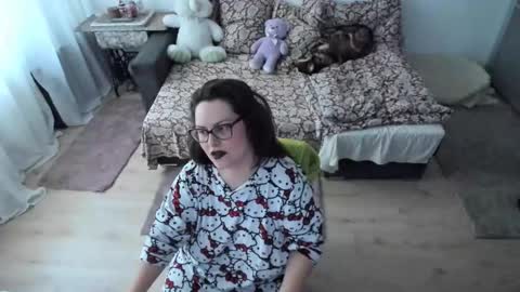 Snapshot of squirt_kimmm chatting on October 16, 7:44 am Kim online show from October 16, 7:44 am