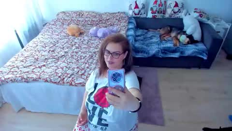 Kim online show from December 18, 11:48 am