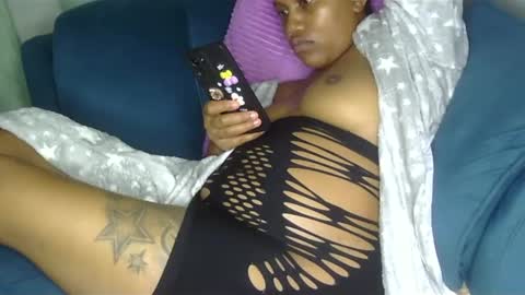 Snapshot of squirtqueen333 chatting on February 5, 1:37 am shana online show from February 5, 1:37 am