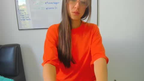 Tati online show from November 2, 2:09 pm