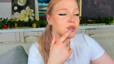 Sqwrtg online show from March 12, 2:03 am