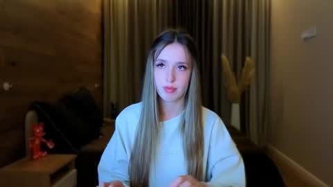 Chloe online show from June 26, 7:48 pm
