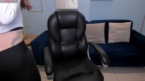 Stacy Woods online show from December 3, 10:26 am