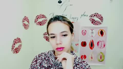 Snapshot of stacy_gr chatting on December 9, 7:28 am Stacy online show from December 9, 7:28 am