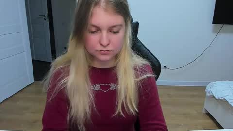 Snapshot of stacy_miraclee chatting on February 14, 3:58 pm Stacy online show from February 14, 3:58 pm