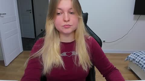 Snapshot of stacy_miraclee chatting on December 26, 10:05 am Stacy online show from December 26, 10:05 am