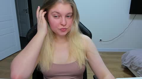 Snapshot of stacy_miraclee chatting on January 18, 9:45 pm Stacy online show from January 18, 9:45 pm