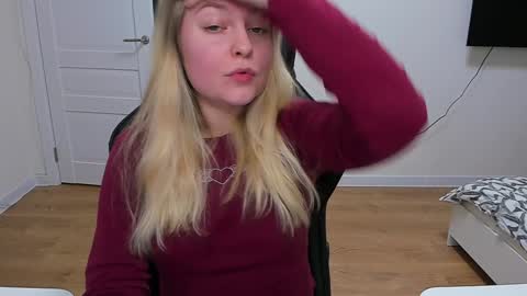 Snapshot of stacy_miraclee chatting on January 3, 7:07 pm Stacy online show from January 3, 7:07 pm