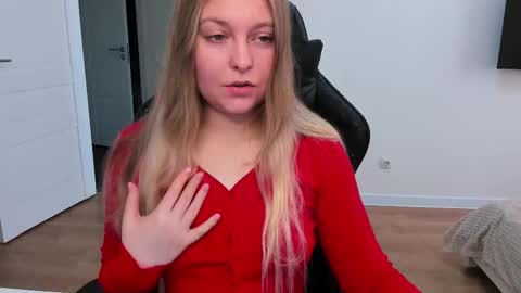 Snapshot of stacy_miraclee chatting on October 19, 10:28 am Stacy online show from October 19, 10:28 am