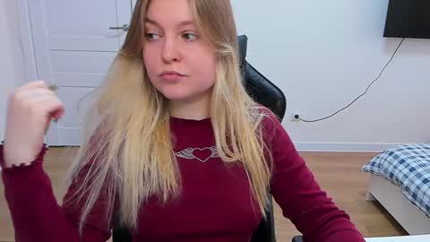 Snapshot of stacy_miraclee chatting on February 5, 9:57 am Stacy online show from February 5, 9:57 am