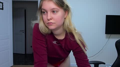 Snapshot of stacy_miraclee chatting on January 26, 4:09 pm Stacy online show from January 26, 4:09 pm