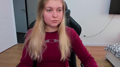 Snapshot of stacy_miraclee chatting on March 9, 1:59 pm Stacy online show from March 9, 1:59 pm
