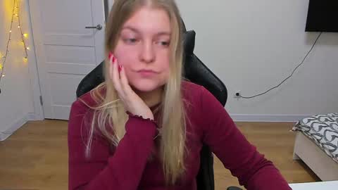 Snapshot of stacy_miraclee chatting on December 14, 3:25 pm Stacy online show from December 14, 3:25 pm