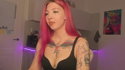 Snapshot of stacy_quinst chatting on December 2, 9:48 pm Stacy online show from December 2, 9:48 pm