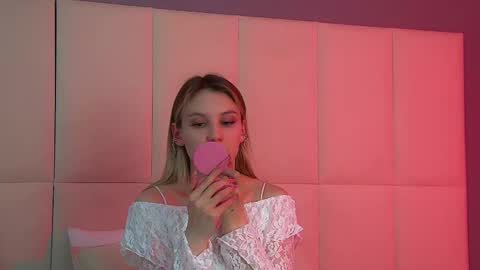 StacyEvances online show from February 28, 6:40 pm