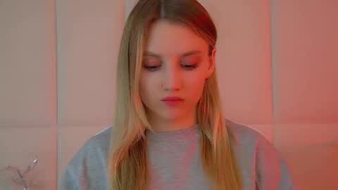 StacyEvances online show from March 16, 5:44 am