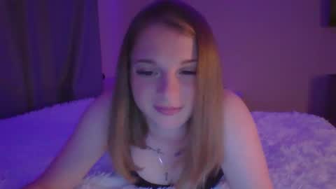 Snapshot of star_girlish chatting on September 18, 9:02 pm star_girlish online show from September 18, 9:02 pm