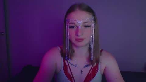 Snapshot of star_girlish chatting on October 14, 6:54 pm star_girlish online show from October 14, 6:54 pm