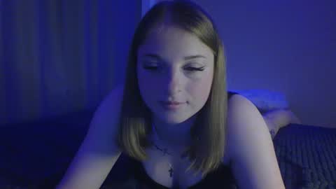 Snapshot of star_girlish chatting on October 5, 11:48 am star_girlish online show from October 5, 11:48 am