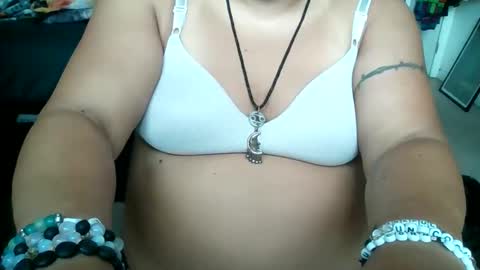 Snapshot of starella___saxxxton chatting on October 1, 2:22 pm starella___saxxxton online show from October 1, 2:22 pm