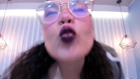 Stark Jones online show from October 20, 12:52 pm