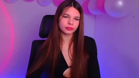 Snapshot of stasy_milk chatting on February 12, 7:02 am Stasy online show from February 12, 7:02 am