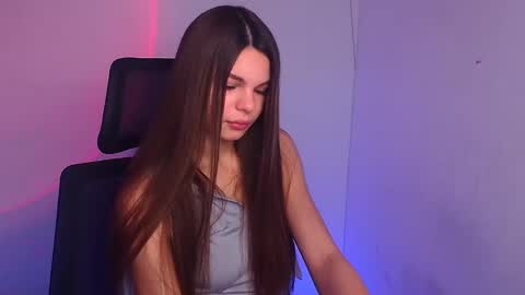 Snapshot of stasy_milk chatting on December 23, 6:44 am Stasy online show from December 23, 6:44 am