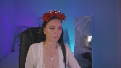 Snapshot of steaflers_mom chatting on October 17, 7:44 am Avanessa May Follow mommy online show from October 17, 7:44 am