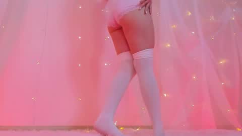 stef_nicks online show from April 24, 12:30 pm