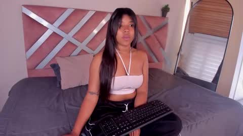 Stefanny  online show from March 24, 1:05 pm