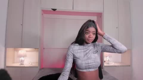 stefannyevans_ online show from July 8, 1:13 pm