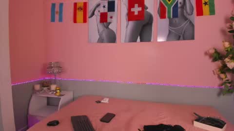 Stefany online show from June 25, 1:02 pm