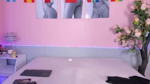 Stefany online show from June 19, 11:57 am