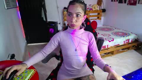   online show from November 15, 3:57 pm