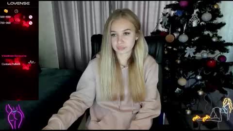 Stella  Cox online show from December 14, 12:00 pm