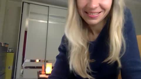 Snapshot of stella_walters chatting on October 29, 9:50 pm stella_walters online show from October 29, 9:50 pm