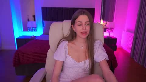 stellahoneywell online show from March 5, 2:46 pm