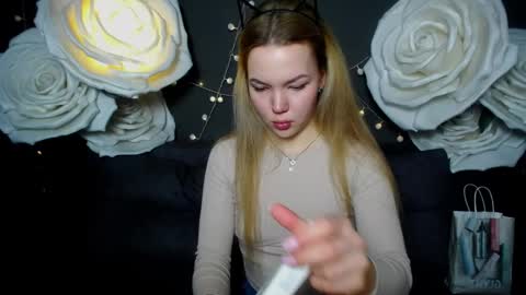 stellalights online show from December 4, 2:19 pm