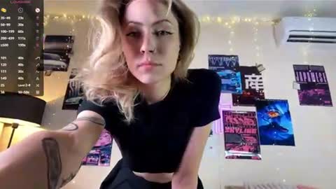 Alexia online show from June 20, 3:32 am