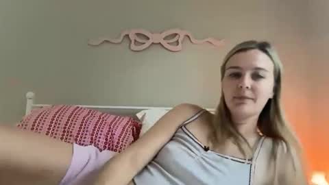 Stella Sedona online show from April 12, 5:49 pm