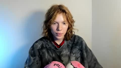 Snapshot of stellaswen chatting on October 22, 11:26 am S T E L L A online show from October 22, 11:26 am