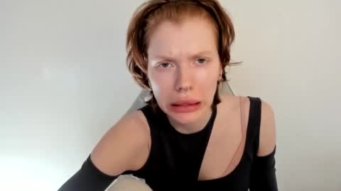 S T E L L A online show from January 16, 10:33 am