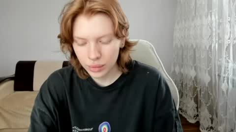 S T E L L A online show from May 1, 9:12 am