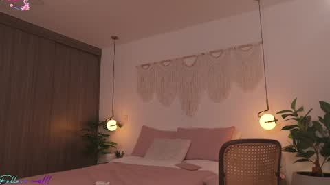 stephania_let online show from June 20, 2:20 pm