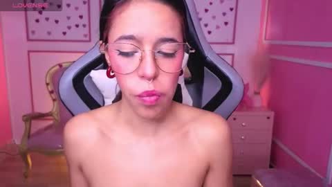 Stephania online show from December 21, 1:04 pm